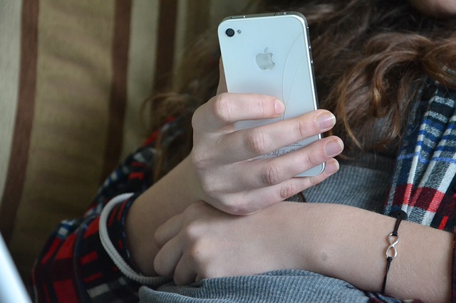 Will Consumers Turn Away If Phones Get Too Smart?